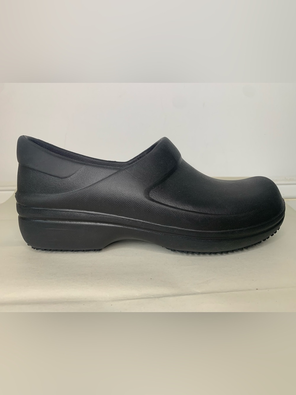 Crocs Neria Pro II LiteRide Work Clog. Black, size W8. Excellent condition.